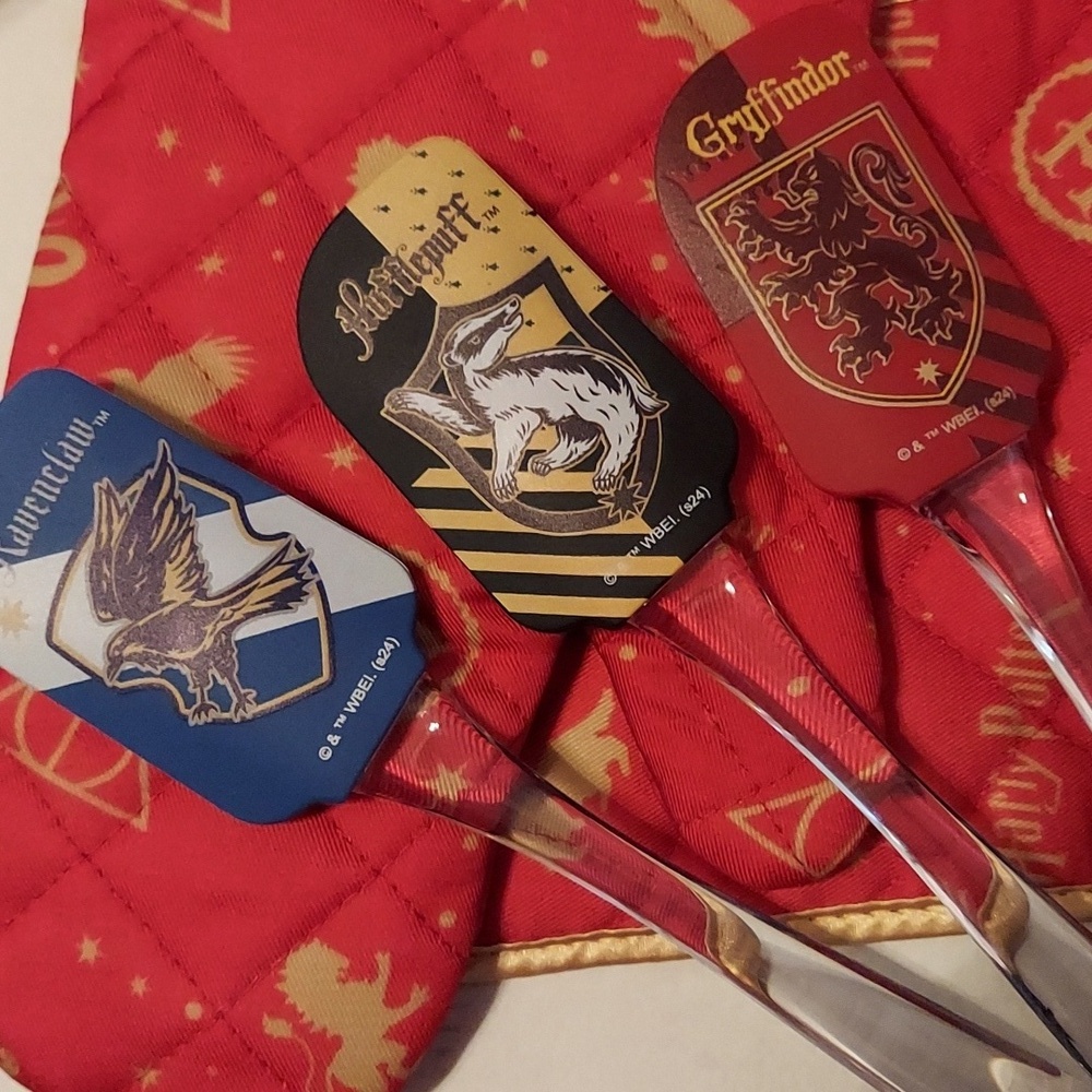 1 Set Harry Potter Oven Mit, Pot Holder, And House Spatula